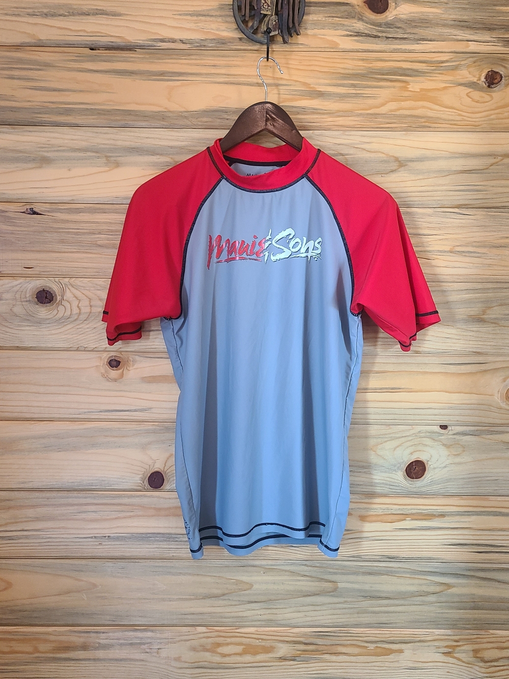 Maui and Sons Men's Short Sleeve UPF 50, Gray And Red Swim Shirt Large